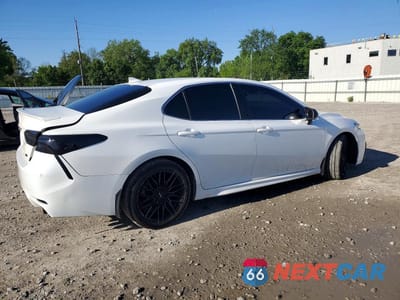 Trzecie zdjęcie samochodu z tyłu: 2022 TOYOTA CAMRY SE VIN:4T1G11AKXNU051101 - miniatura