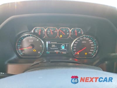 Zdjęcie 9 z 13 samochodu: 2018 CHEVROLET SILVERADO C1500 LT VIN:1GCRCREC1JZ251483 - miniatura