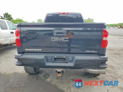 Zdjęcie 6 z 12 samochodu: 2015 GMC SIERRA K2500 DENALI VIN:1GT120E80FF645430 - miniatura