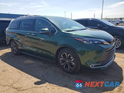 Czwarte zdjęcie samochodu z boku: 2026 TOYOTA SIENNA PLATINUM 7-PASSENGER VIN:5TDESKFC9TS239674 - miniatura