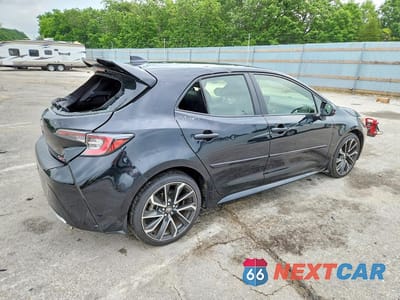 Trzecie zdjęcie samochodu z tyłu: 2019 TOYOTA COROLLA HATCHBACK XSE VIN:JTNK4RBE7K3019121 - miniatura