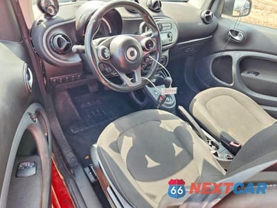 Zdjęcie 8 z 12 samochodu: 2018 SMART FORTWO VIN:WMEFJ9BA0JK283377 - miniatura