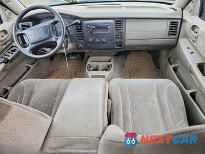 Zdjęcie 8 z 12 samochodu: 2004 DODGE DAKOTA QUAD SLT VIN:1D7HG48NX4S556273 - miniatura
