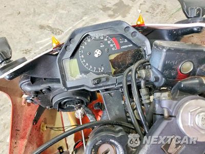 Zdjęcie 7 z 8 samochodu: 2003 HONDA CBR600 RR VIN:JH2PC37053M005468 - miniatura