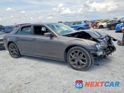 Czwarte zdjęcie samochodu z boku: 2021 CHRYSLER 300 VIN:2C3CCABG5MH634317 - miniatura