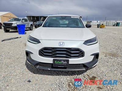 Piąte zdjęcie samochodu w środku: 2025 HONDA HR-V SPORT VIN:3CZRZ2H50SM738237 - miniatura