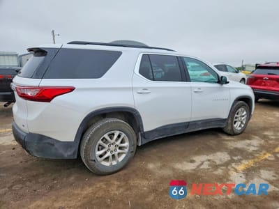 Trzecie zdjęcie samochodu z tyłu: 2021 CHEVROLET TRAVERSE LT VIN:1GNERGKW4MJ263122 - miniatura