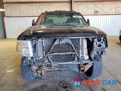 Piąte zdjęcie samochodu w środku: 2009 GMC SIERRA K2500 SLE VIN:1GTHK53629F151992 - miniatura