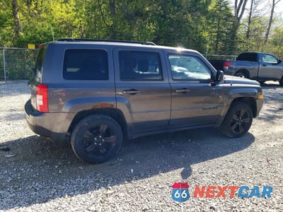Trzecie zdjęcie samochodu z tyłu: 2015 JEEP PATRIOT SPORT VIN:1C4NJRBB7FD290356 - miniatura