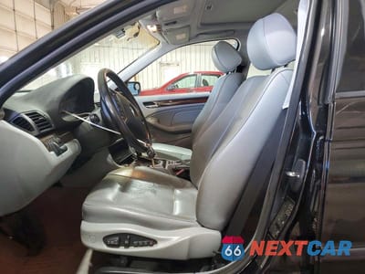 Zdjęcie 7 z 12 samochodu: 2003 BMW 325 I VIN:WBAEV33473KR25212 - miniatura