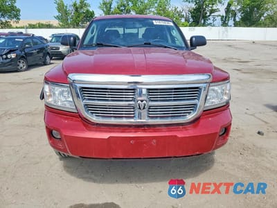 Piąte zdjęcie samochodu w środku: 2008 DODGE DAKOTA QUAD LARAMIE VIN:1D7HW58N98S599551 - miniatura