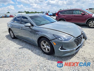 Czwarte zdjęcie samochodu z boku: 2021 HYUNDAI SONATA SE VIN:5NPEG4JA0MH119174 - miniatura