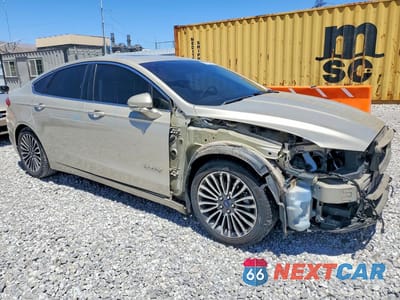 Czwarte zdjęcie samochodu z boku: 2017 FORD FUSION VIN:3FA6P0RU0HR105828 - miniatura