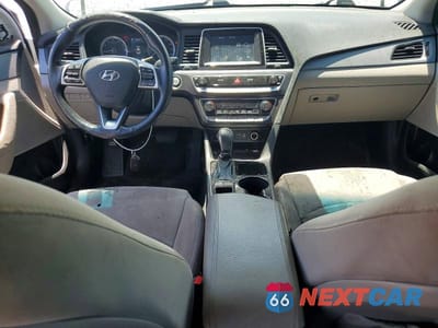 Zdjęcie 8 z 13 samochodu: 2019 HYUNDAI SONATA SEL VIN:5NPE34AF8KH743776 - miniatura