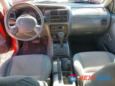 Zdjęcie 8 z 13 samochodu: 2001 CHEV TRACKER VIN:2CNBJ13C316901496 - miniatura