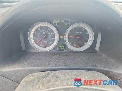 Zdjęcie 9 z 12 samochodu: 2013 VOLVO C70 T5 VIN:YV1672MCXDJ140556 - miniatura