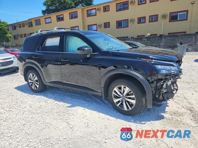 Czwarte zdjęcie samochodu z boku: 2025 NISSAN PATHFINDER SL VIN:5N1DR3CA2SC209119 - miniatura