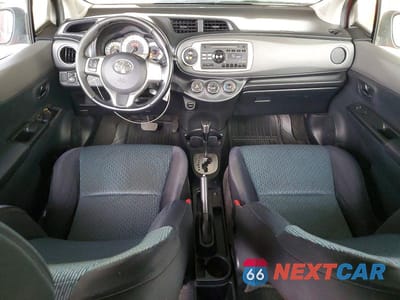 Zdjęcie 8 z 12 samochodu: 2012 TOYOTA YARIS 5-DOOR SE VIN:JTDKTUD35CD531669 - miniatura