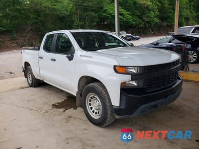 Czwarte zdjęcie samochodu z boku: 2020 CHEVROLET SILVERADO K1500 VIN:1GCRYAEH7LZ276244 - miniatura
