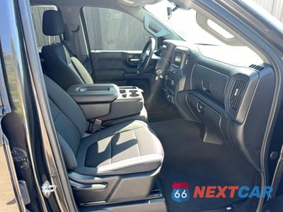 Piąte zdjęcie samochodu w środku: 2021 CHEVROLET SILVERADO K1500 CUSTOM VIN:1GCPYBEK5MZ149552 - miniatura