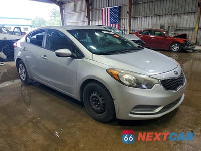 Czwarte zdjęcie samochodu z boku: 2015 KIA FORTE LX VIN:KNAFK4A61F5418929 - miniatura