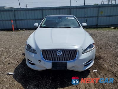 Piąte zdjęcie samochodu w środku: 2011 JAGUAR XJ VIN:SAJWA1CB1BLV14386 - miniatura