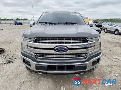 Piąte zdjęcie samochodu w środku: 2018 FORD F150 SUPERCREW VIN:1FTEW1EG9JKC33722 - miniatura