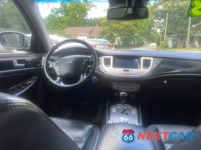 Zdjęcie 9 z 10 samochodu: 2013 HYUNDAI GENESIS 5.0L VIN:KMHGC4DHXDU241748 - miniatura