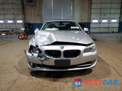 Piąte zdjęcie samochodu w środku: 2013 BMW 528 XI VIN:WBAXH5C59DD115137 - miniatura