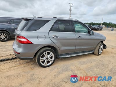 Trzecie zdjęcie samochodu z tyłu: 2015 MERCEDES-BENZ ML 350 VIN:4JGDA5JB0FA579193 - miniatura