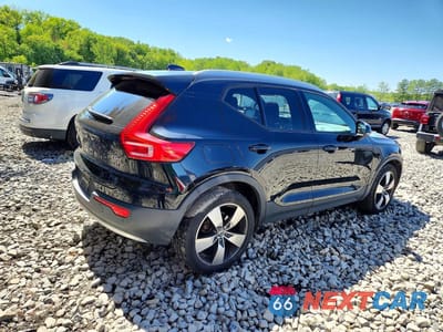 Trzecie zdjęcie samochodu z tyłu: 2019 VOLVO XC40 T5 MOMENTUM VIN:YV4162XZ1K2014271 - miniatura