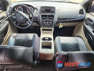 Zdjęcie 8 z 13 samochodu: 2017 DODGE GRAND CARAVAN SXT VIN:2C4RDGCG9HR595946 - miniatura