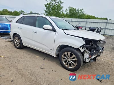 Czwarte zdjęcie samochodu z boku: 2013 KIA SORENTO VIN:5XYKWDA29DG385041 - miniatura