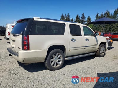 Trzecie zdjęcie samochodu z tyłu: 2011 GMC YUKON XL DENALI VIN:1GKS2MEF8BR382742 - miniatura