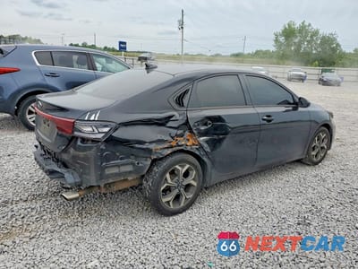 Trzecie zdjęcie samochodu z tyłu: 2020 KIA FORTE LXS VIN:3KPF24ADXLE175994 - miniatura
