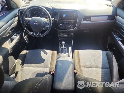 Zdjęcie 8 z 13 samochodu: 2017 MITSUBISHI OUTLANDER SE VIN:JA4AD3A37HZ053122 - miniatura