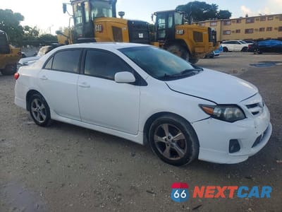 Czwarte zdjęcie samochodu z boku: 2011 TOYOTA COROLLA S VIN:2T1BU4EE0BC565902 - miniatura