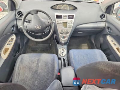 Zdjęcie 8 z 13 samochodu: 2008 TOYOTA YARIS BASE VIN:JTDBT923081269956 - miniatura