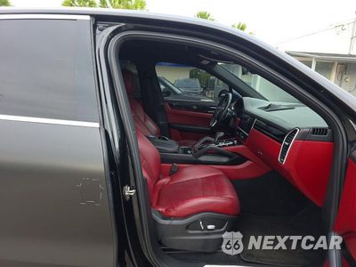 Piąte zdjęcie samochodu w środku: 2019 PORSCHE CAYENNE VIN:WP1AA2AYXKDA09414 - miniatura