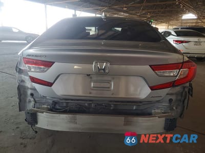 Zdjęcie 6 z 13 samochodu: 2018 HONDA ACCORD TOURING VIN:1HGCV1F90JA069441 - miniatura