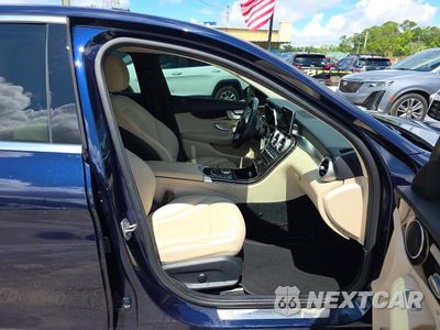 Piąte zdjęcie samochodu w środku: 2018 MERCEDES-BENZ C 300 VIN:55SWF4JB6JU236105 - miniatura