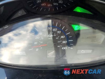 Zdjęcie 7 z 9 samochodu: 2013 HONDA PCX 150 VIN:MLHKF1210D5006454 - miniatura