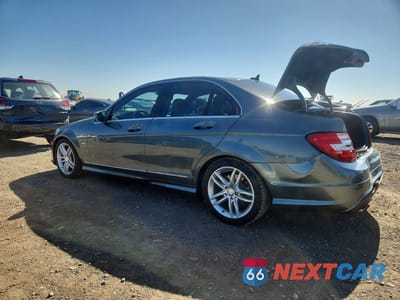 Drugie zdjęcie samochodu z przodu: 2012 MERCEDES-BENZ C 250 VIN:WDDGF4HB8CR228568 - miniatura