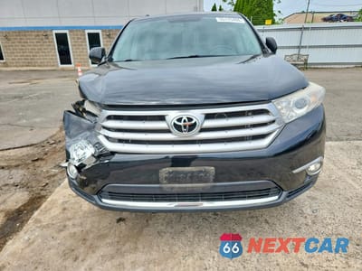 Piąte zdjęcie samochodu w środku: 2013 TOYOTA HIGHLANDER LIMITED VIN:5TDDK3EH0DS262549 - miniatura