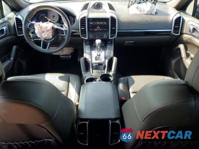 Zdjęcie 8 z 13 samochodu: 2017 PORSCHE CAYENNE S VIN:WP1AB2A20HLA50223 - miniatura