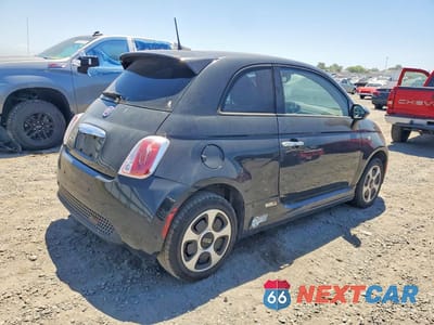 Trzecie zdjęcie samochodu z tyłu: 2016 FIAT 500 ELECTRIC VIN:3C3CFFGE4GT193111 - miniatura