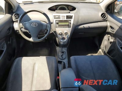 Zdjęcie 8 z 12 samochodu: 2007 TOYOTA YARIS VIN:JTDBT903X71093922 - miniatura