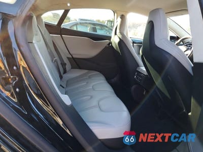Zdjęcie 10 z 12 samochodu: 2014 TESLA MODEL S VIN:5YJSA1H17EFP30635 - miniatura