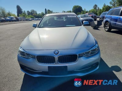 Piąte zdjęcie samochodu w środku: 2017 BMW 330E VIN:WBA8E1C3XHA156324 - miniatura