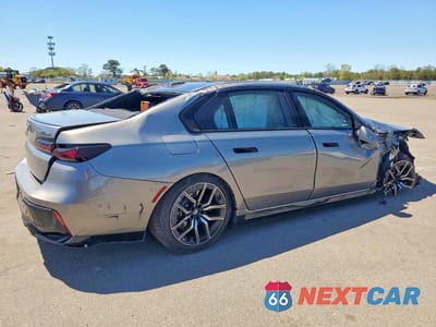 Trzecie zdjęcie samochodu z tyłu: 2026 BMW I7 XDRIVE60 VIN:WBY53EJ04TCX59325 - miniatura